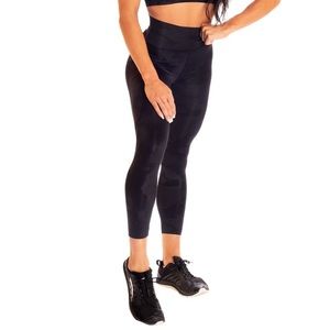 Better Bodies high waisted dark camo leggings